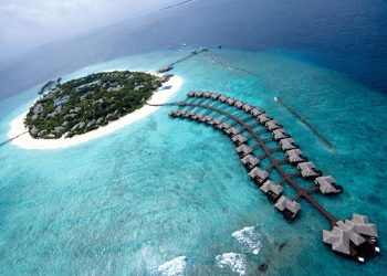 На Малдивите няма достатъчно сушa. Властите са намерили решение – и строят нови острови от пясък и коралови отломки