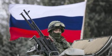 Украйна е изправена пред решителна битка, докато руските сили настъпват