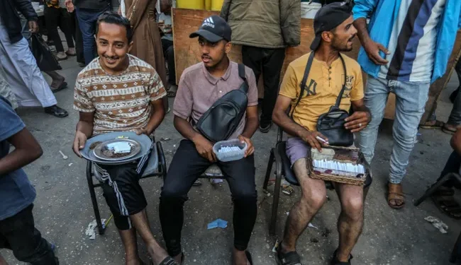 „Цигарите се превърнаха в новото злато“.  В ивицата Газа те могат да струват до 25 долара за брой