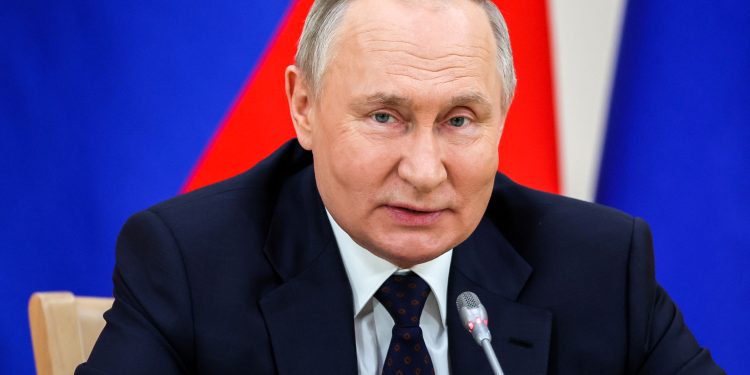 Владимир Путин заплашва да достави оръжия на трети страни, които могат да навредят на западните интереси