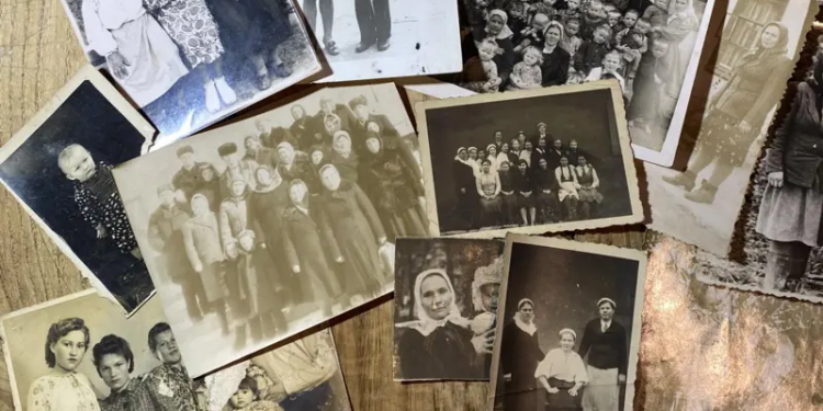 Ценности в семейни албуми. Защо в Украйна продават и купуват семейни снимки на други хора?