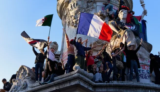 За да попречат на крайнодесните да спечелят изборите, партията на Макрон и левият блок организираха „умен вот“ по френски. Ето как се случи