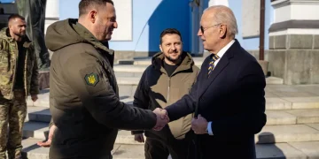 Казват, че в Украйна сега има тандем: страната се управлява от Владимир Зеленски и от Андрий Ермак? Истина ли е това? И как шефът на кабинета на президента успя да стане толкова влиятелен?