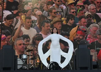 Марина Абрамович – „Седем минути колективно мълчание“