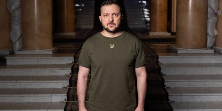 Сигналите на Зеленски. Каква е причината за промяната в позицията на Киев относно условията за край на войната?