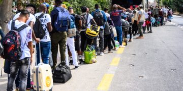 Скандал с измами: Как мигранти в Европа, отиват в отпуск у дома в Афганистан