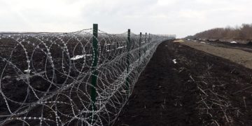 За руската граница се харчат милиарди. Защо е толкова лесно да бъде пробита? И как е устроена?