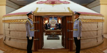 Монголия ухажва Владимир Путин: Как руският президент засрамва западния свят