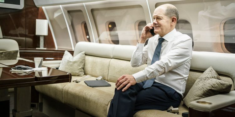 Защо Олаф Шолц иска да говори с Владимир Путин?