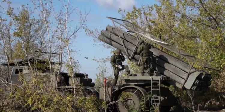 Проверка на фактите: Депутатите на ЕС не аплодираха ударите на ВСУ срещу Русия с американски ракети