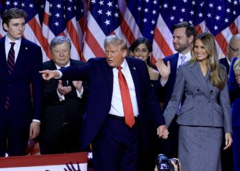 Човек може да поклати глава и да попита как това е възможно. Но не и украинците, които избраха за президент герой от сериал