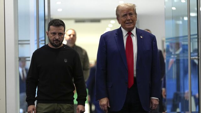 Грешен триъгълник на преговори: Зеленски удря, Тръмп слуша, Путин отговаря