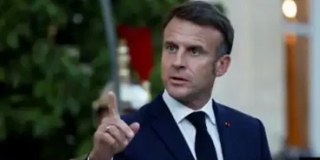 Le Point: Макрон, гняв и отричане