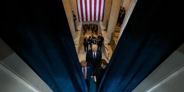 Доналд Тръмп пристига за инагурацията си в длъжност в ротондата на Капитолия, 20 януари 2025 г. Kenny Holston / Getty Images