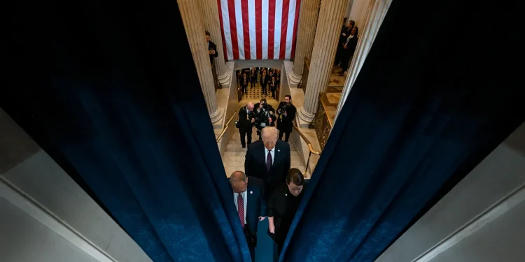 Доналд Тръмп пристига за инагурацията си в длъжност в ротондата на Капитолия, 20 януари 2025 г. Kenny Holston / Getty Images