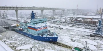 Атомният ледоразбивач Якутия близо до остров Канонерски в Санкт Петербург. 3 януари 2025 г Artem Pryakhin / SOPA Images / ZUMA Press Wire / Scanpix / LETA