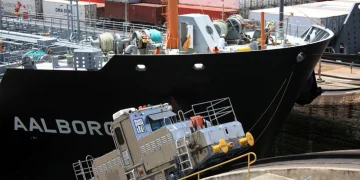 Кораб минава през Панамския канал Снимка: Getty Images