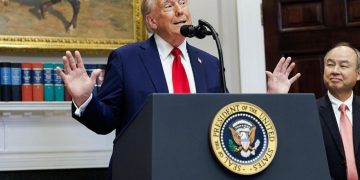 Bloomberg: С митата за алуминий и стомана Тръмп се прави на силен, но само отслабва САЩ