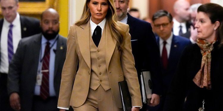 Нова енергия и мъжки костюми: Какво се случи с Мелания Тръмп