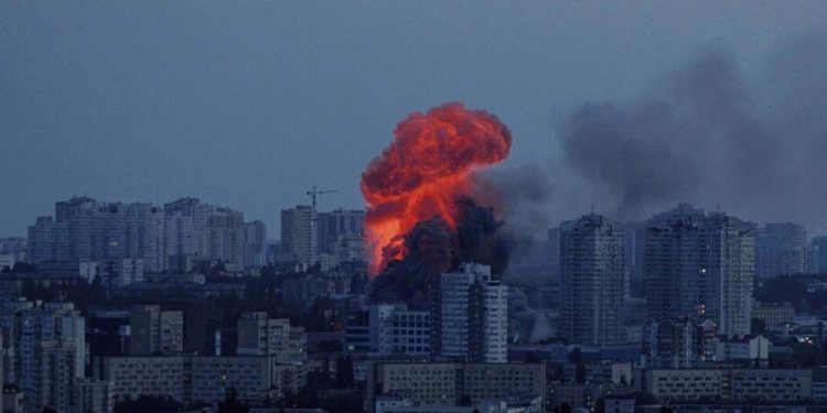 На ръба на нихилизма. 1200 дни от войната в Украйна