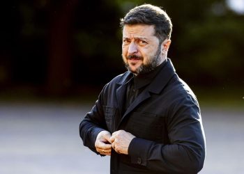 Fox News се присъединява към скандала на MAGA заради „костюма“ на Зеленски