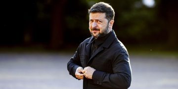 Fox News се присъединява към скандала на MAGA заради „костюма“ на Зеленски