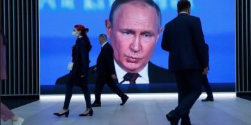 Нека този, който е без грях, хвърли първия камък по мен. В Киев атаката не беше срещу жилищни райони, а срещу заводи