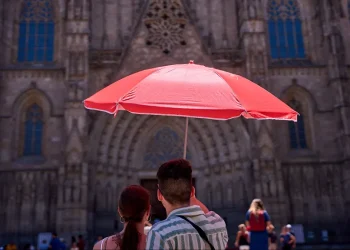 Лятото в Европа става все по-дълго: Атина и Тирана са отчели „горещия си сезон“ с продължителност до 5 месеца