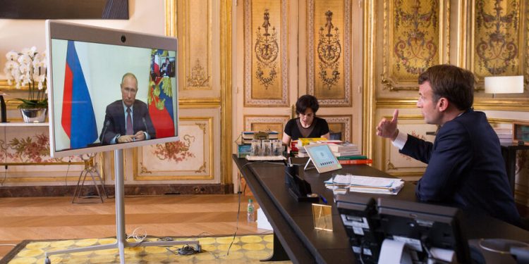 Споделен „интерес“, който ще бъде разпален отново: маратонският разговор между Макрон и Путин след три години мълчание