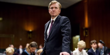 Служител на Пентагона в Центъра за оръжия спира работата по Украйна и иска САЩ да се съсредоточат върху Китай