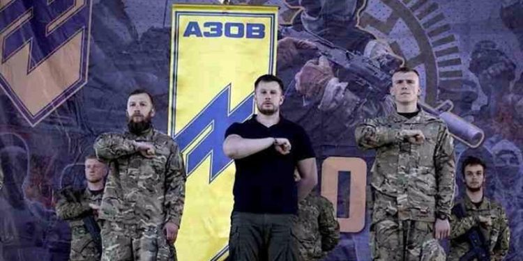 Junge Welt: Тотална милитаризация. Движението „Азов“ колонизира украинското общество с неонацистка военна идеология