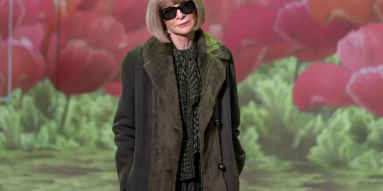 Анна Уинтур 37 години решава кой има добър вкус и кой има лош. Но тя вече не е главен редактор на американския Vogue, това ли е “краят на една ера”?