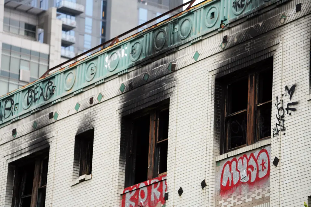 Следи от пожар по прозорците на хотел Morrison в Лос Анджелис. Руарид Конелан за NY Post