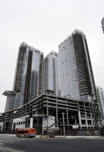 Изоставената Oceanwide Plaza на 16 август 2025 г. Руарид Конелан за NY Post