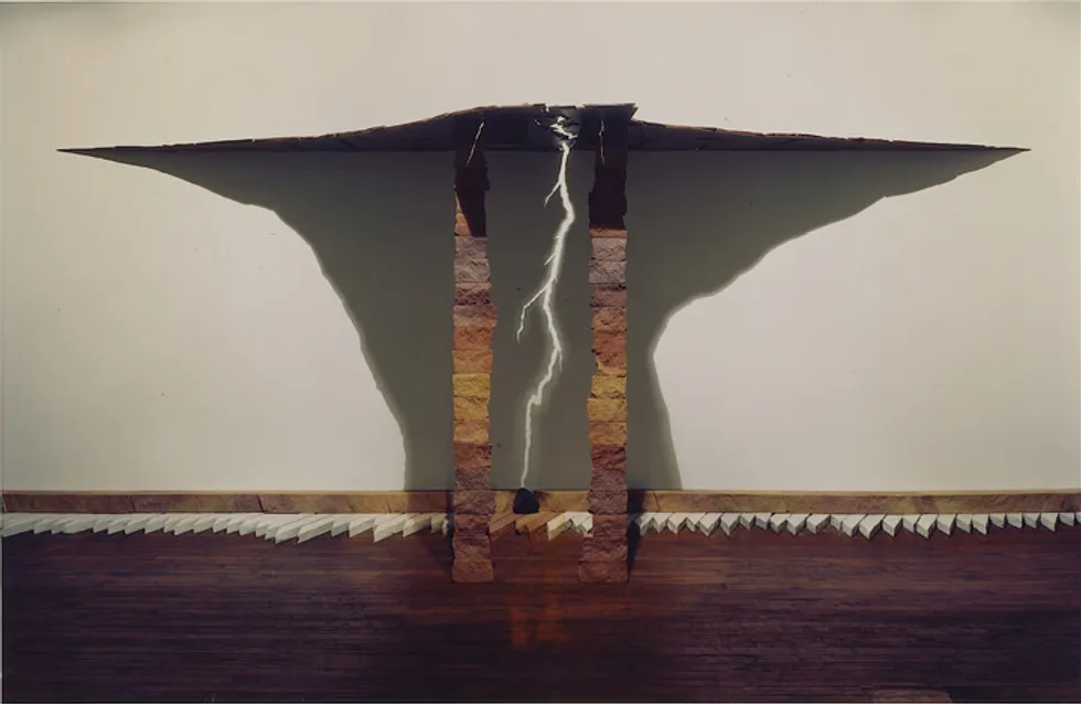 Творбата „Хоризонт на буреносен облак“ в Музея на изкуствата Коркоран, Вашингтон. Творбата включва и магнетит Джим Санборн