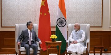 Китай изпрати външен министър в Индия, търсейки съюзник срещу „тормоза“ на Тръмп