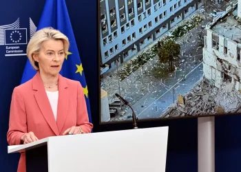 Войната в Украйна: „Владимир Путин трябва да седне на масата за преговори“, казва Урсула фон дер Лайен след среща с Доналд Тръмп