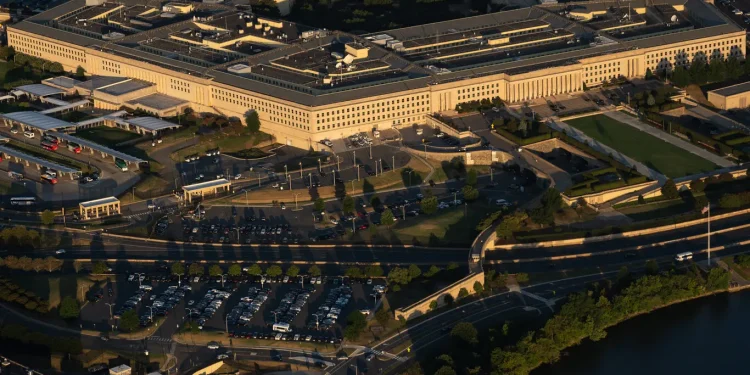 Връщането на „Министерство на войната“ е повече от носталгия. Това е послание.