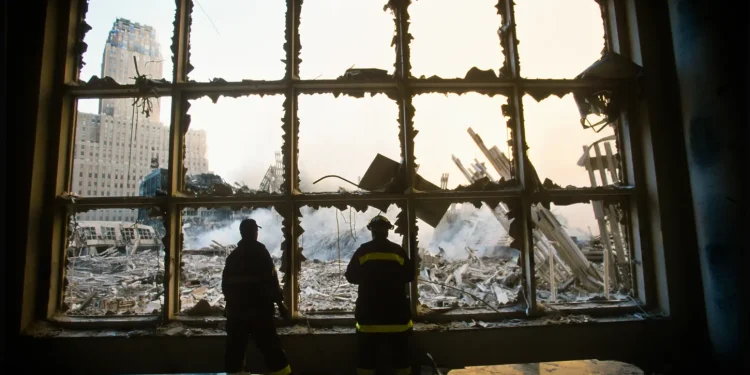 Световният търговски център след терористичната атака на 11 септември 2001 г. Снимка: Porter Gifford/Corbis via Getty Images