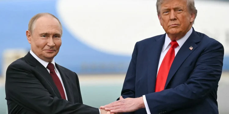 Доналд Тръмп с Владимир Путин в Аляска, където обсъждаха войната в Украйна през август Доналд Тръмп с Владимир Путин в Аляска, където обсъждаха войната в Украйна. Снимка: ANDREW CABALLERO-REYNOLDS/AFP