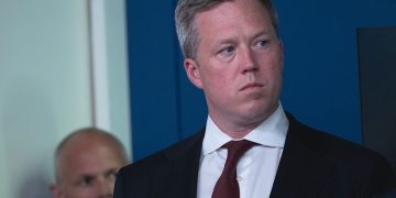 Тръмп изпраща служители на Пентагона в Украйна в опит да възобнови мирните преговори