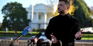 Украинският президент Зеленски дава пресконференция след среща с президента Тръмп в Белия дом Снимка на Андрю Дей