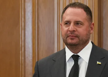 Корупционната криза в Украйна отстъпи пред новия проект за мирно споразумение. Андрий Йермак успя да запази поста си засега