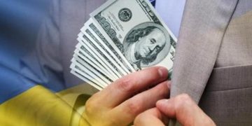 В окото на бурята: Украйна е изправена пред правителствена криза и рестартиране на властта