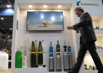 Получаване на големи печалби: Щандът на Rheinmetall на търговски панаир в Бърно, Чехия