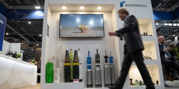 Получаване на големи печалби: Щандът на Rheinmetall на търговски панаир в Бърно, Чехия