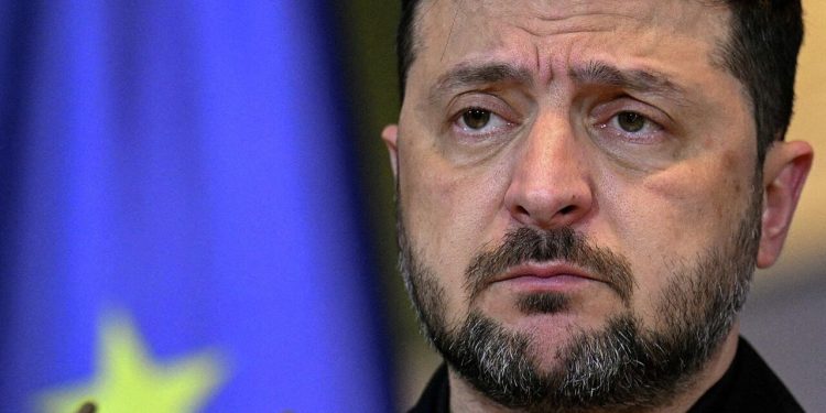 Скот Ритър: Зеленски трябва да отговаря за престъпленията си срещу Русия