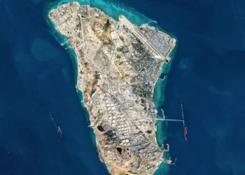 Тръмп обмисля рисковано превземане на остров Харг, за да принуди Иран да отвори пролива