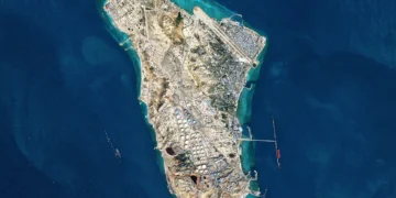 Тръмп обмисля рисковано превземане на остров Харг, за да принуди Иран да отвори пролива