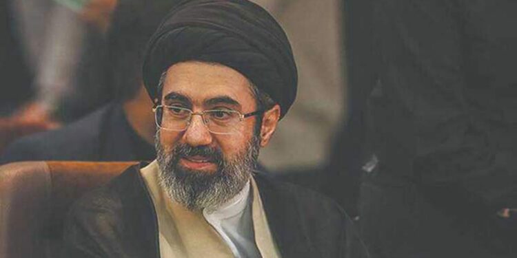 Близкото обкръжение на Тръмп до последно не е знаело ще има ли прекратяване на огъня с Иран. Моджтаба Хаменей изиграл ключова роля в преговорите